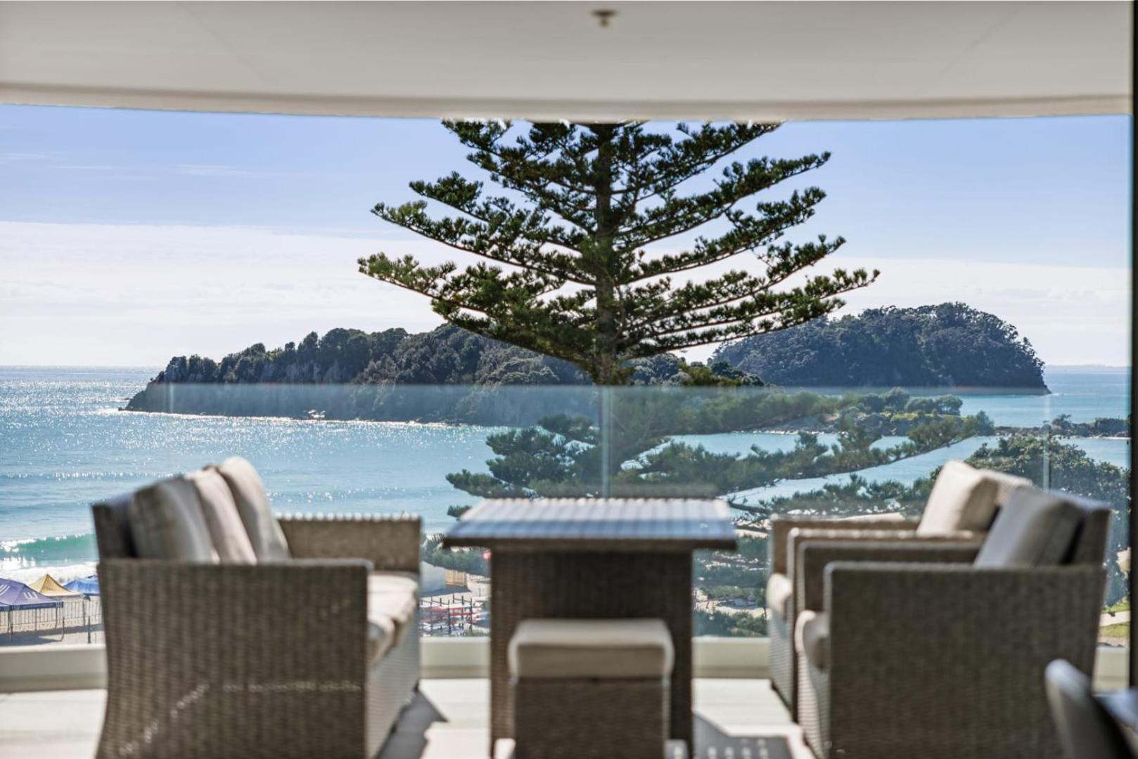 Oceanside Bliss - Absolute Beachfront - Uninterrupted Ocean Views With Pool Mount Maunganui Exterior foto