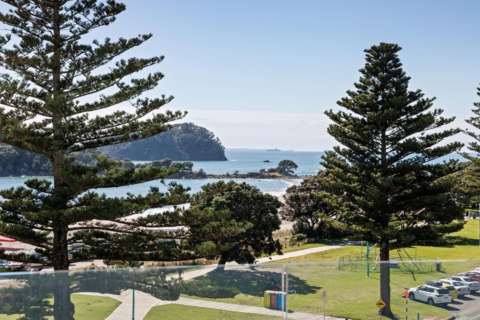 Oceanside Bliss - Absolute Beachfront - Uninterrupted Ocean Views With Pool Mount Maunganui Exterior foto