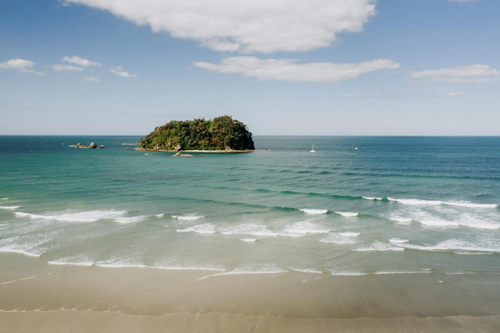 Oceanside Bliss - Absolute Beachfront - Uninterrupted Ocean Views With Pool Mount Maunganui Exterior foto