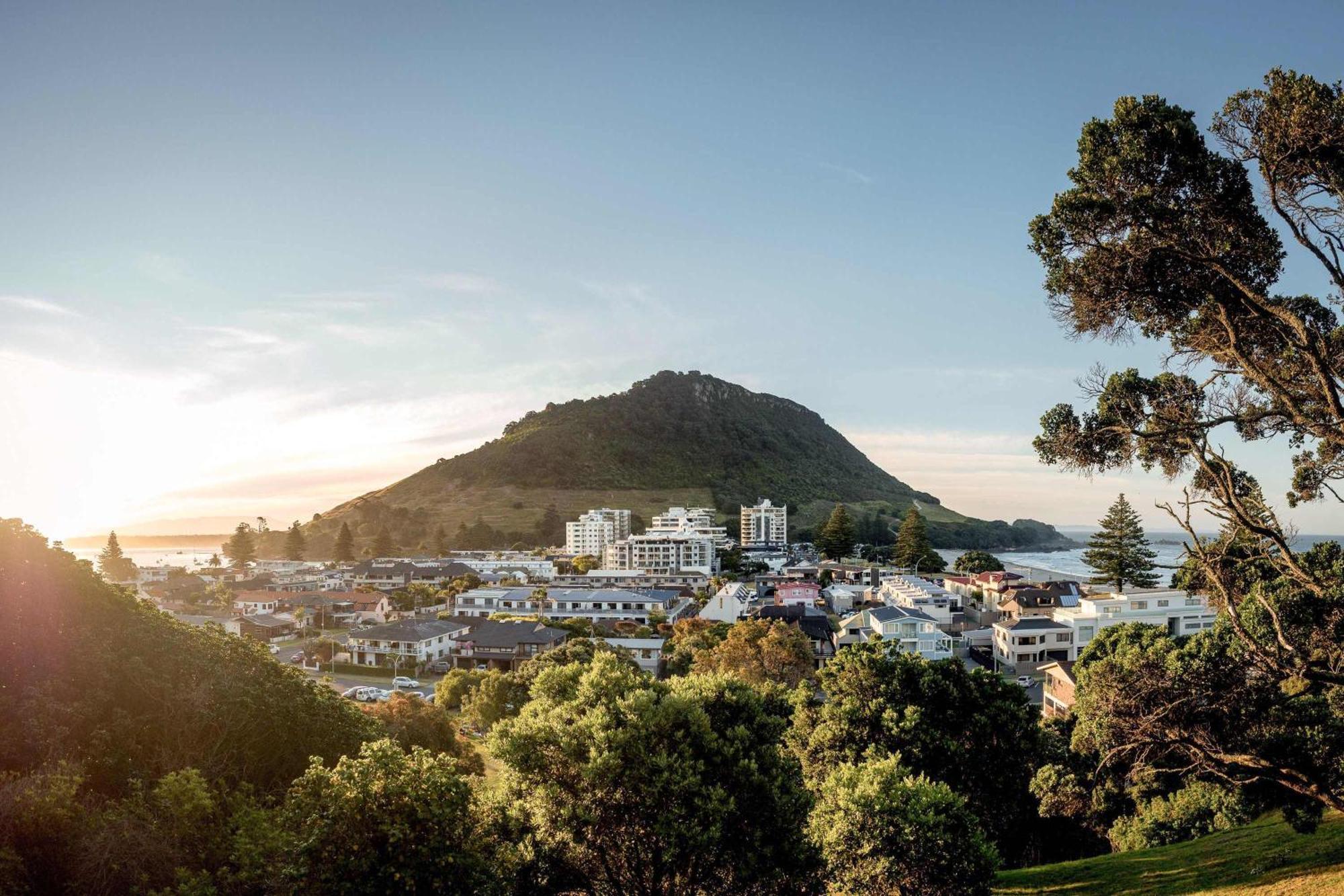 Oceanside Bliss - Absolute Beachfront - Uninterrupted Ocean Views With Pool Mount Maunganui Exterior foto