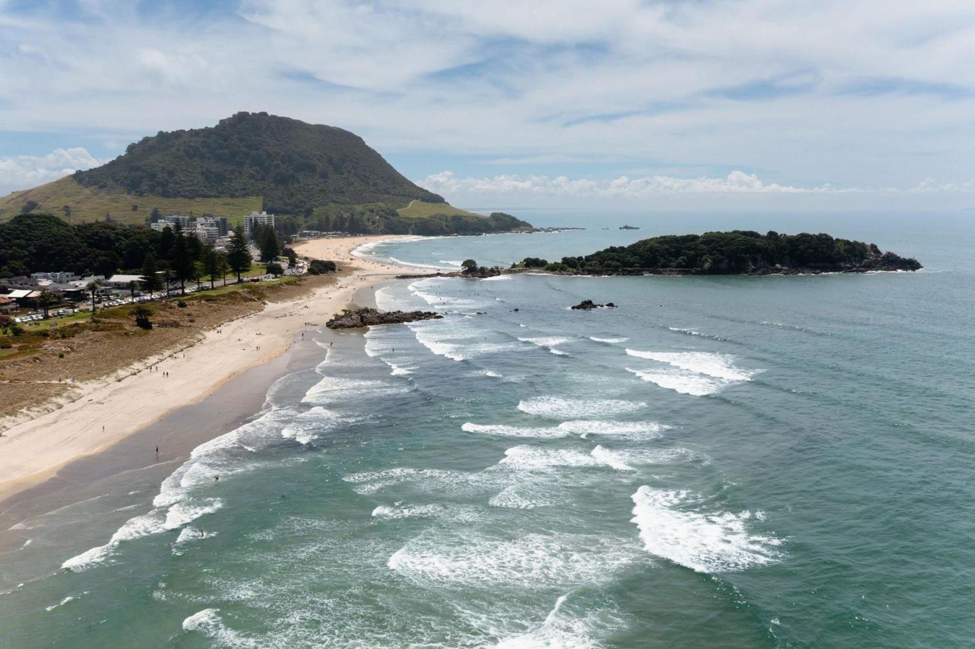 Oceanside Bliss - Absolute Beachfront - Uninterrupted Ocean Views With Pool Mount Maunganui Exterior foto