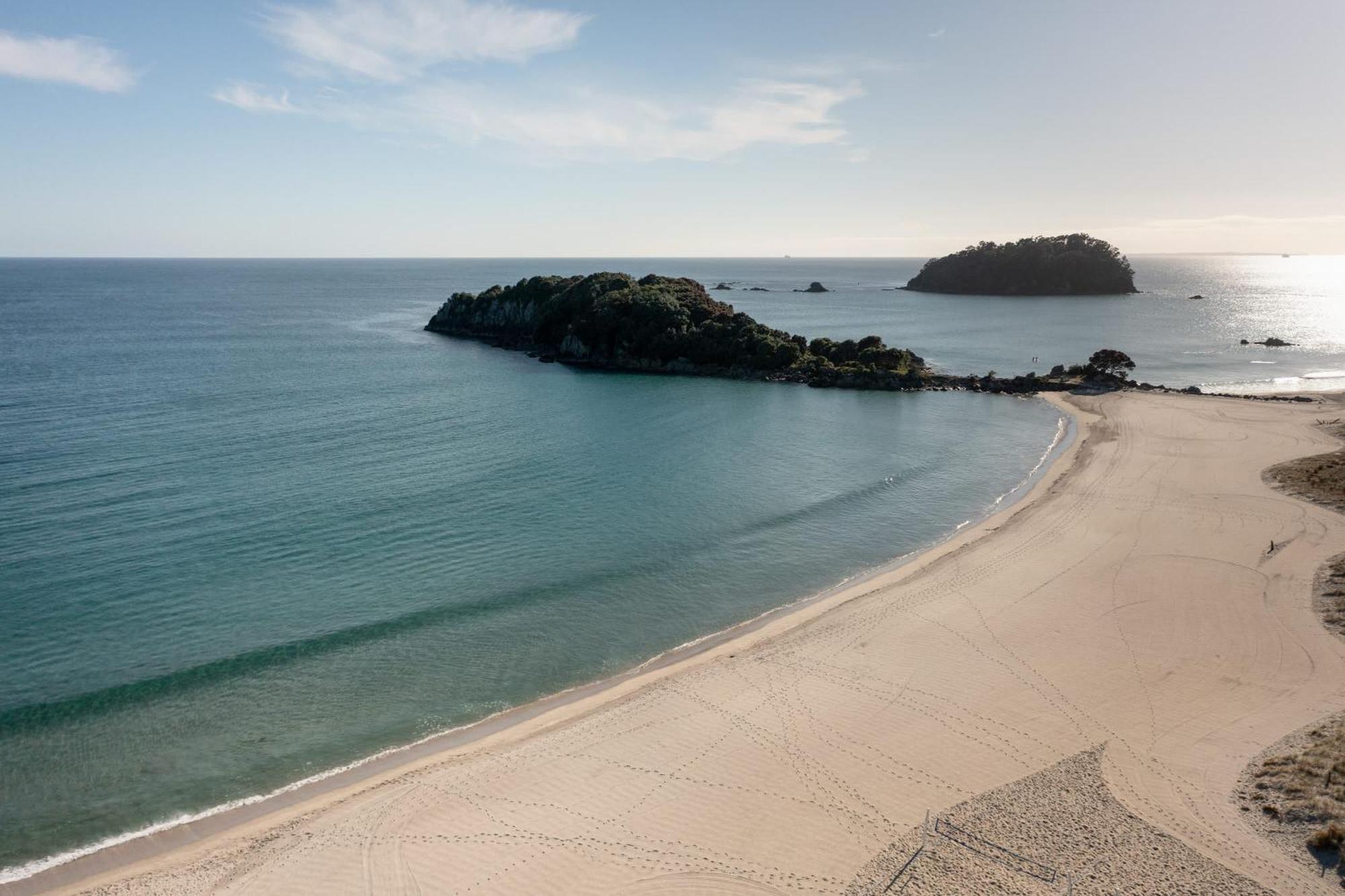 Oceanside Bliss - Absolute Beachfront - Uninterrupted Ocean Views With Pool Mount Maunganui Exterior foto